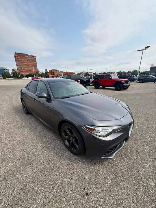 2017 Alfa Romeo Giulia - Image 9 of 18