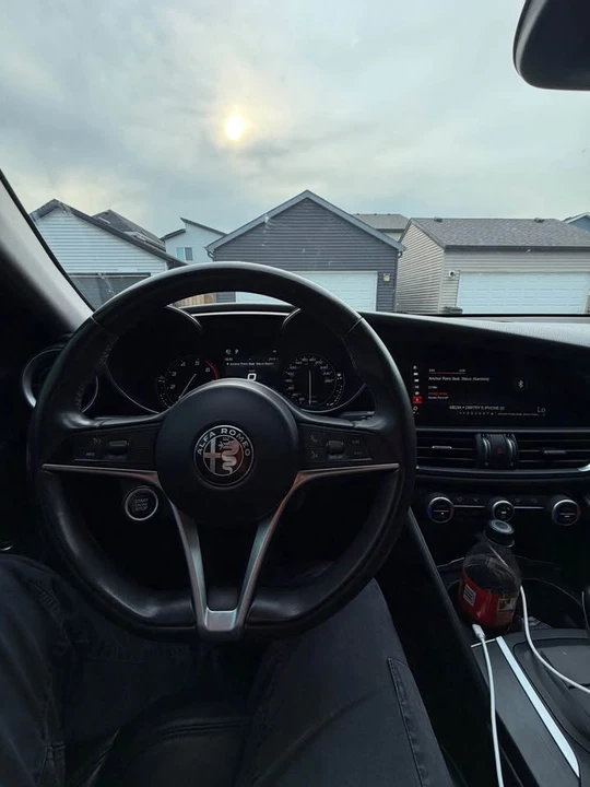 2017 Alfa Romeo Giulia - Image 3 of 8