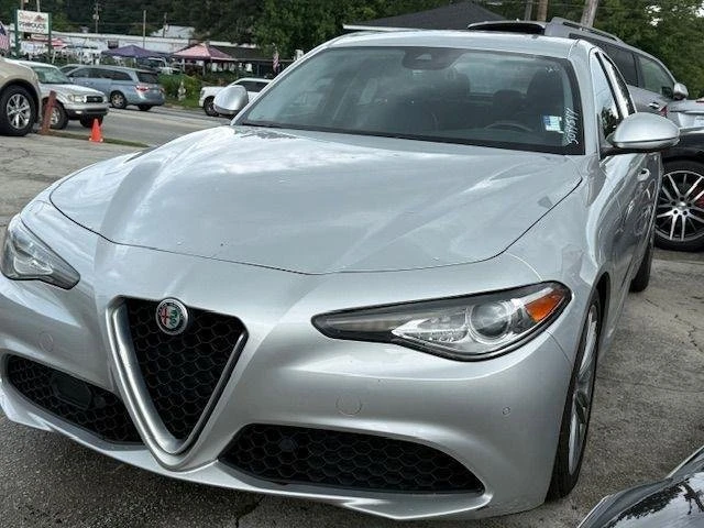 2017 Alfa Romeo Giulia - Image 5 of 9