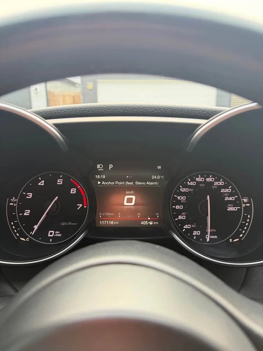 2017 Alfa Romeo Giulia - Image 2 of 8