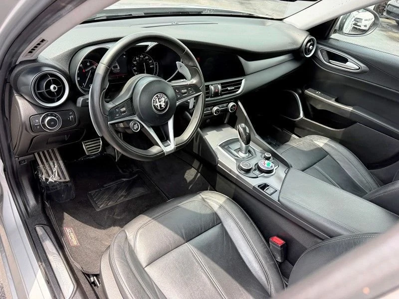 2017 Alfa Romeo Giulia - Image 6 of 14