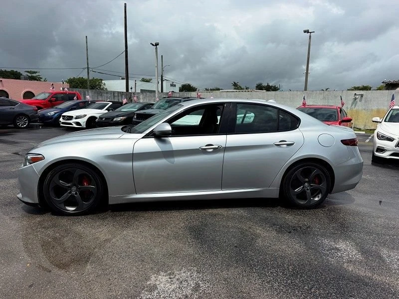 2017 Alfa Romeo Giulia - Image 4 of 14