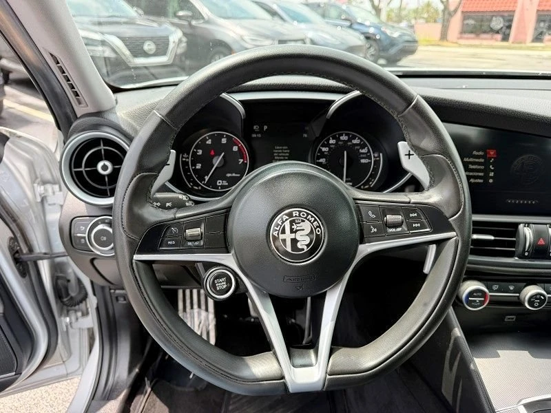 2017 Alfa Romeo Giulia - Image 10 of 14