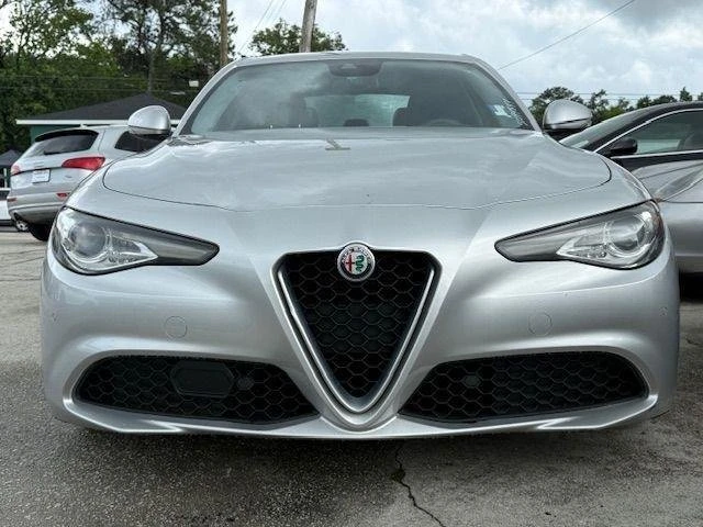 2017 Alfa Romeo Giulia - Image 4 of 9