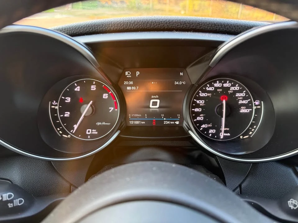 2017 Alfa Romeo Giulia - Image 11 of 11