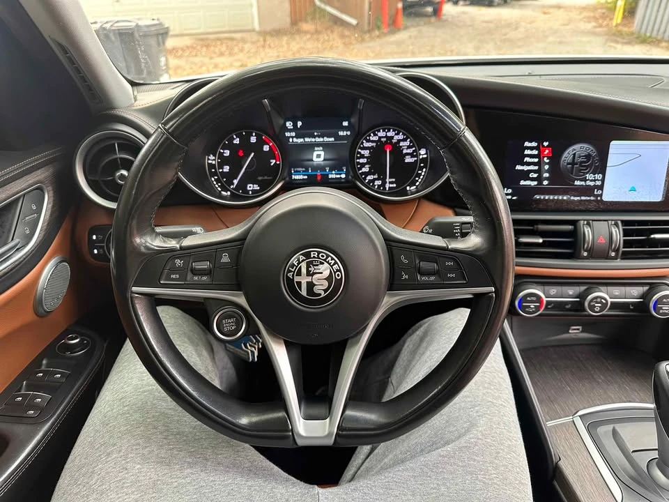 2017 Alfa Romeo Giulia - Image 5 of 6