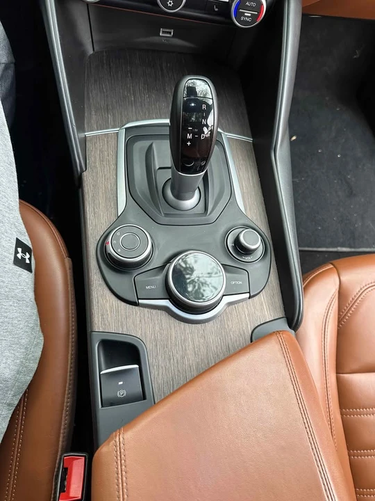 2017 Alfa Romeo Giulia - Image 6 of 6