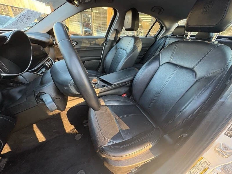 2017 Alfa Romeo Giulia - Image 11 of 20