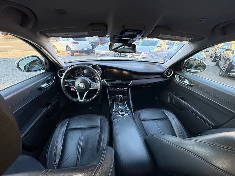 2017 Alfa Romeo Giulia - Image 12 of 20