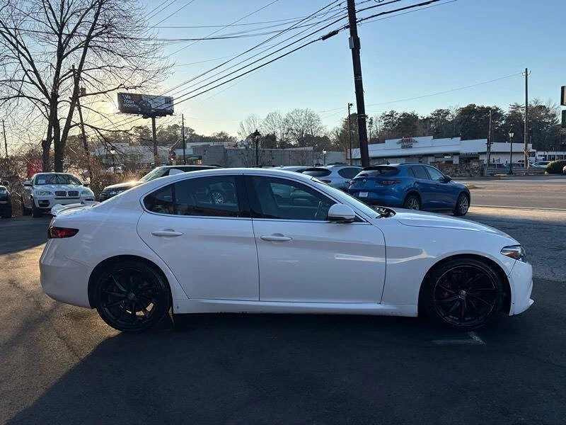2017 Alfa Romeo Giulia - Image 5 of 20