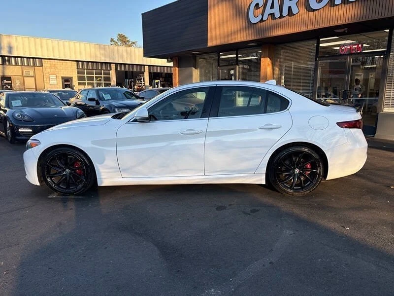 2017 Alfa Romeo Giulia - Image 9 of 20