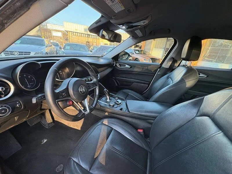 2017 Alfa Romeo Giulia - Image 10 of 20