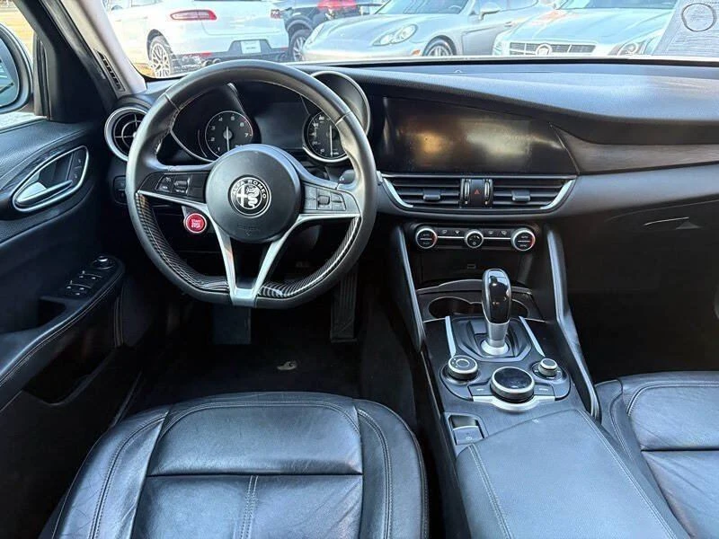 2017 Alfa Romeo Giulia - Image 13 of 20
