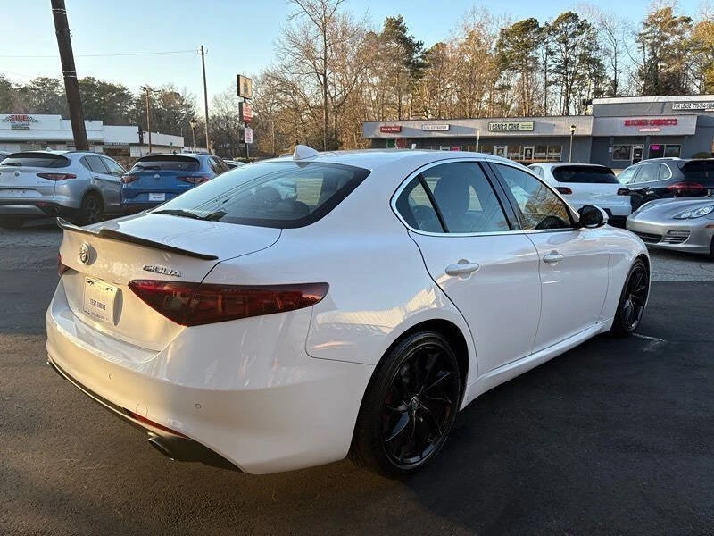 2017 Alfa Romeo Giulia - Image 6 of 20
