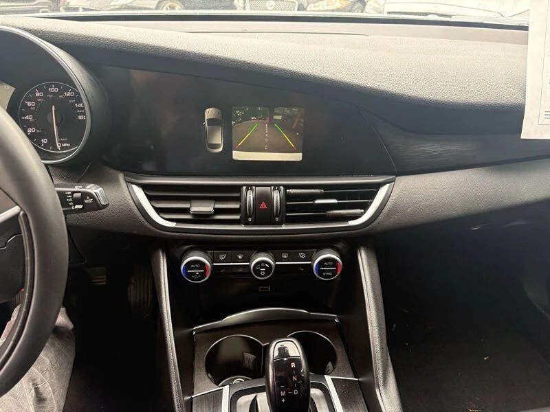 2017 Alfa Romeo Giulia - Image 6 of 18