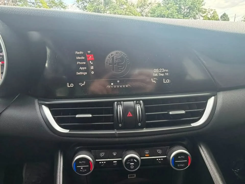 2017 Alfa Romeo Giulia - Image 11 of 15