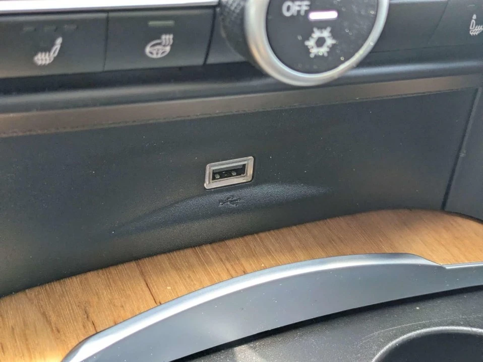 2017 Alfa Romeo Giulia - Image 20 of 20
