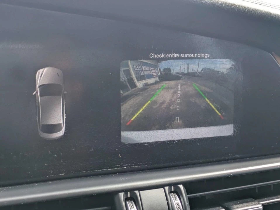 2017 Alfa Romeo Giulia - Image 19 of 20