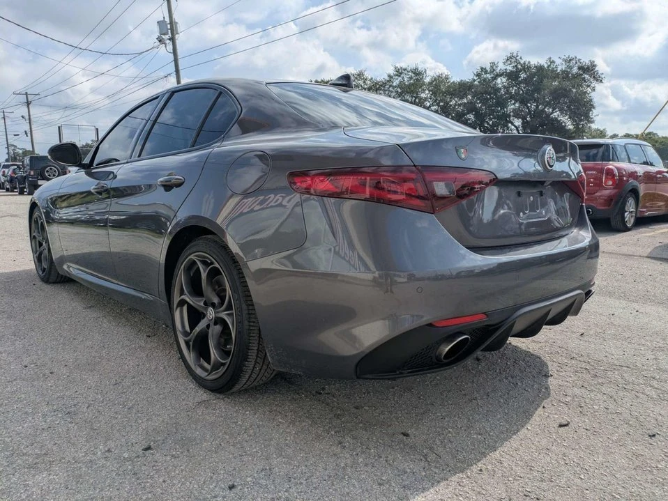 2017 Alfa Romeo Giulia - Image 5 of 20