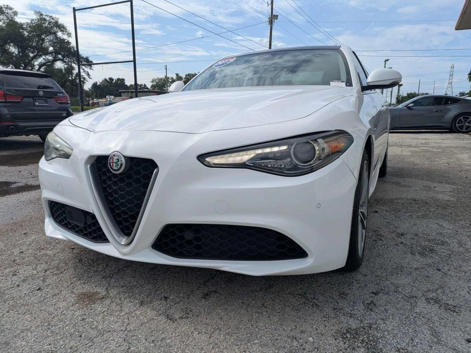 2017 Alfa Romeo Giulia - Image 7 of 20