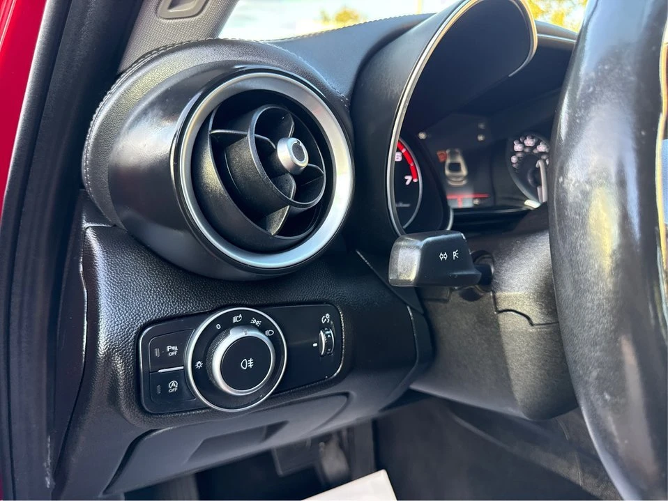 2017 Alfa Romeo Giulia - Image 18 of 20
