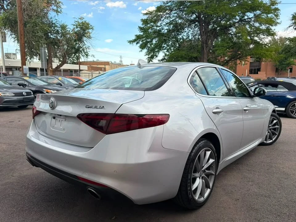 2017 Alfa Romeo Giulia - Image 5 of 15