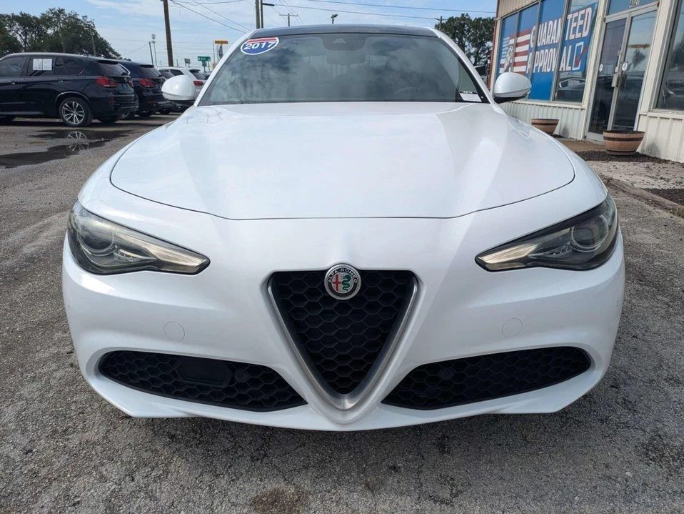 2017 Alfa Romeo Giulia - Image 8 of 20