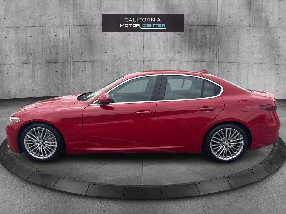 2017 Alfa Romeo Giulia - Image 8 of 20