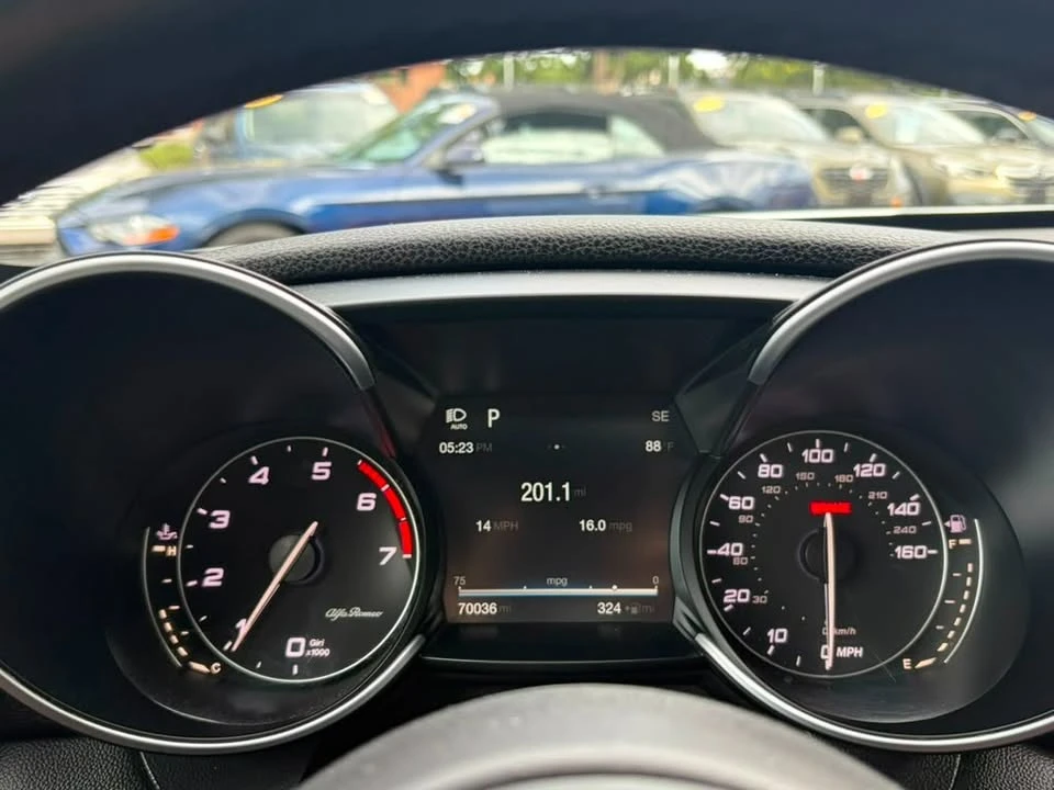 2017 Alfa Romeo Giulia - Image 10 of 15