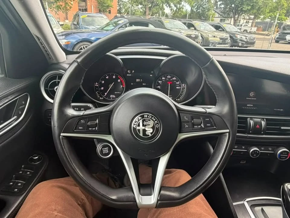 2017 Alfa Romeo Giulia - Image 9 of 15