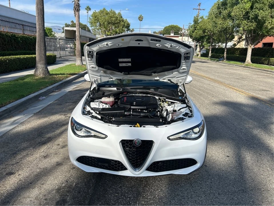 2017 Alfa Romeo Giulia - Image 11 of 20