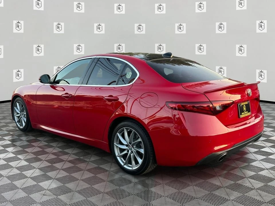 2017 Alfa Romeo Giulia - Image 7 of 20
