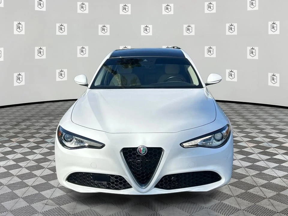 2017 Alfa Romeo Giulia - Image 2 of 20