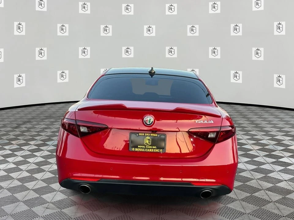 2017 Alfa Romeo Giulia - Image 6 of 20