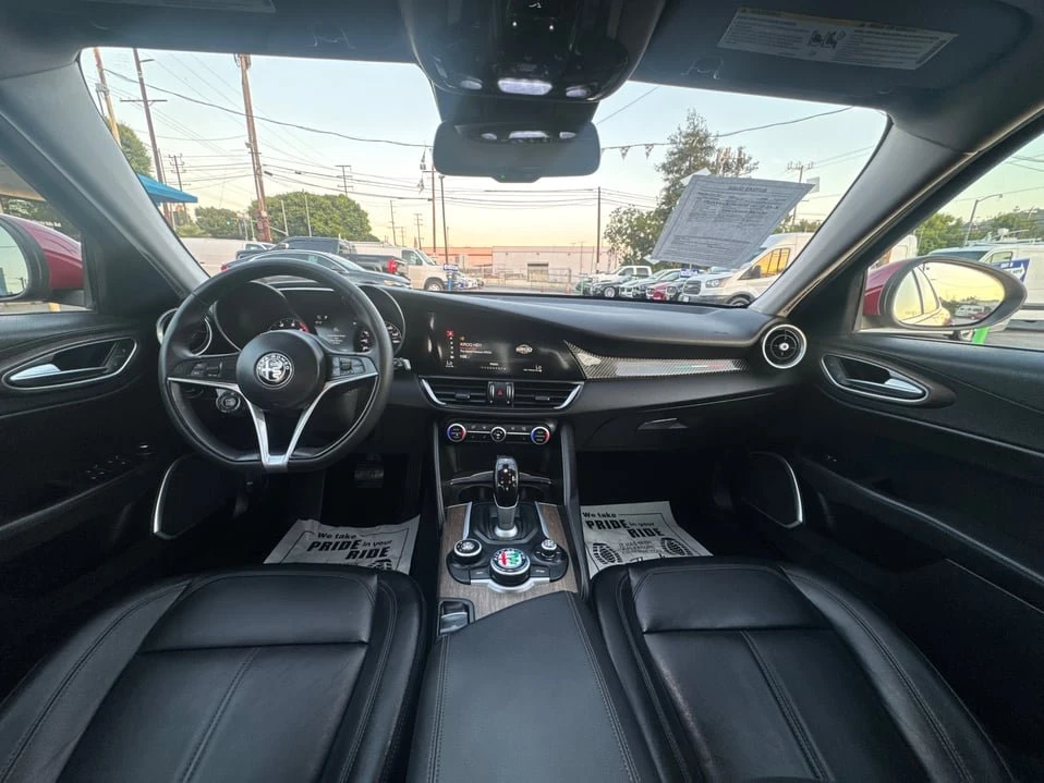 2017 Alfa Romeo Giulia - Image 14 of 20