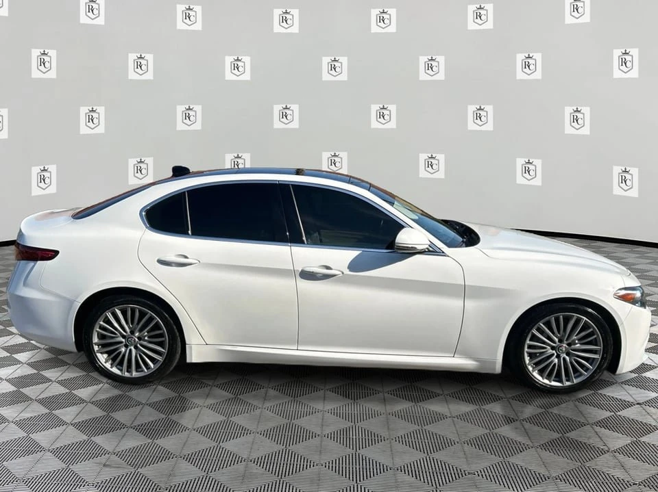 2017 Alfa Romeo Giulia - Image 4 of 20