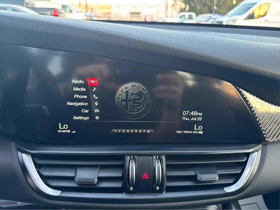 2017 Alfa Romeo Giulia - Image 16 of 20