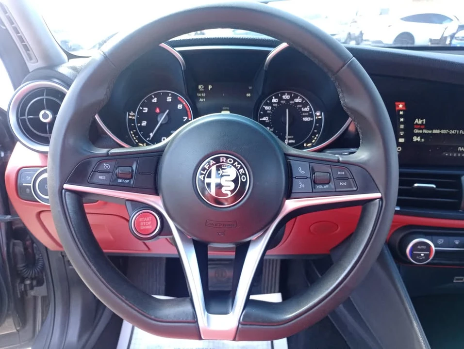 2017 Alfa Romeo Giulia - Image 14 of 20