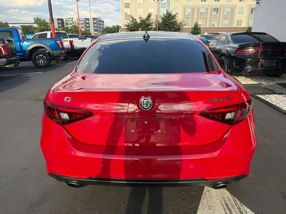 2017 Alfa Romeo Giulia - Image 4 of 11