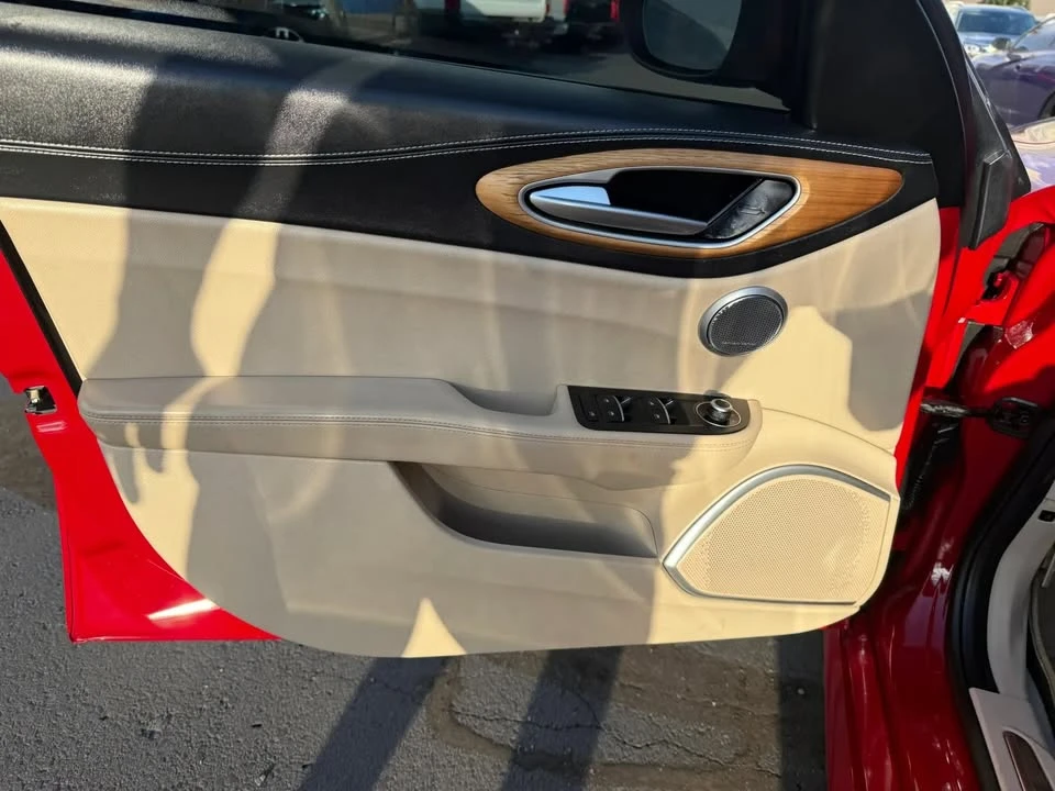 2017 Alfa Romeo Giulia - Image 10 of 11