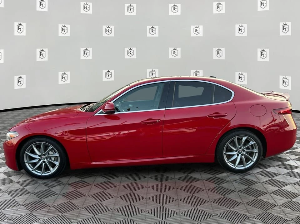 2017 Alfa Romeo Giulia - Image 8 of 20