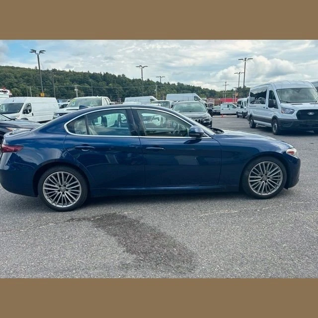 2017 Alfa Romeo Giulia - Image 8 of 12