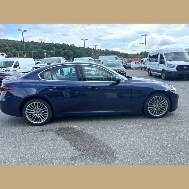 2017 Alfa Romeo Giulia - Image 8 of 12