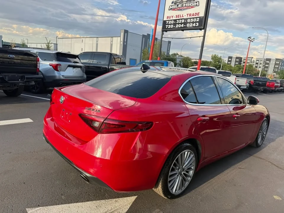 2017 Alfa Romeo Giulia - Image 5 of 11