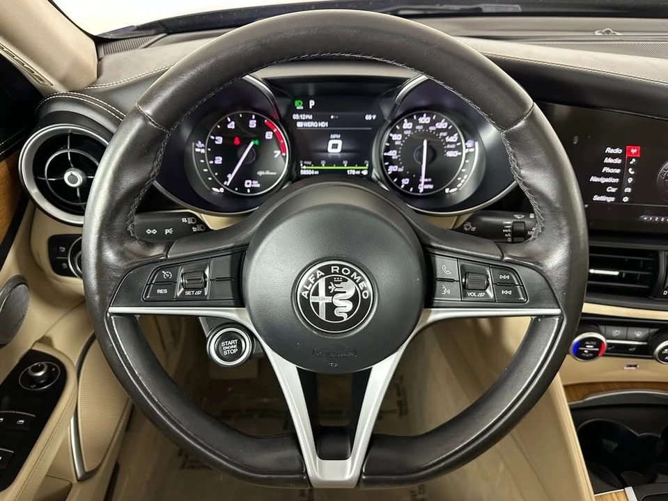 2017 Alfa Romeo Giulia - Image 8 of 15