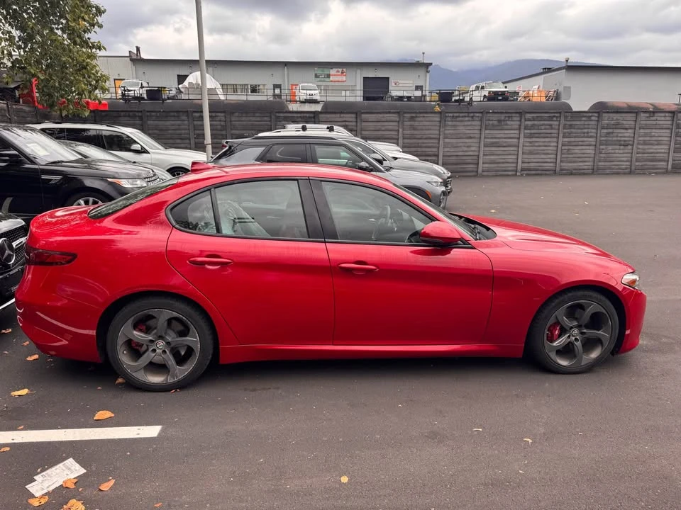 2017 Alfa Romeo Giulia - Image 6 of 7