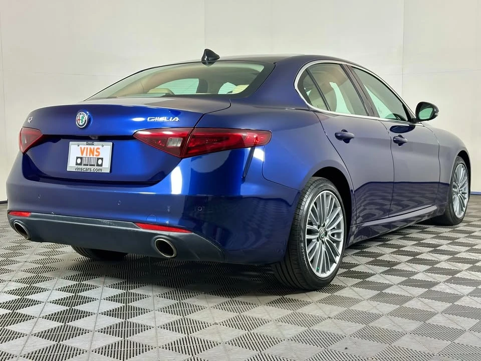 2017 Alfa Romeo Giulia - Image 3 of 15