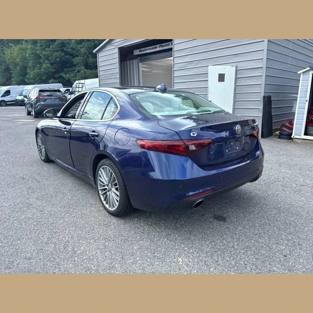 2017 Alfa Romeo Giulia - Image 5 of 12
