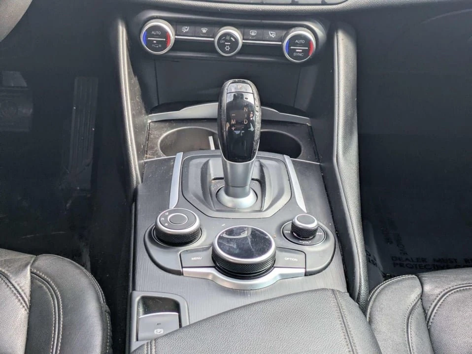 2017 Alfa Romeo Giulia - Image 17 of 20