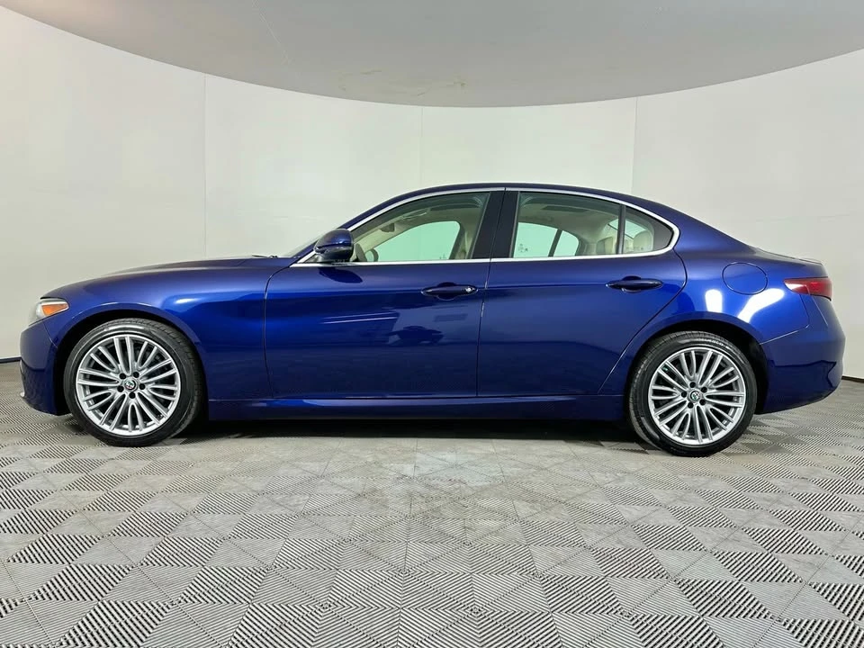 2017 Alfa Romeo Giulia - Image 7 of 15